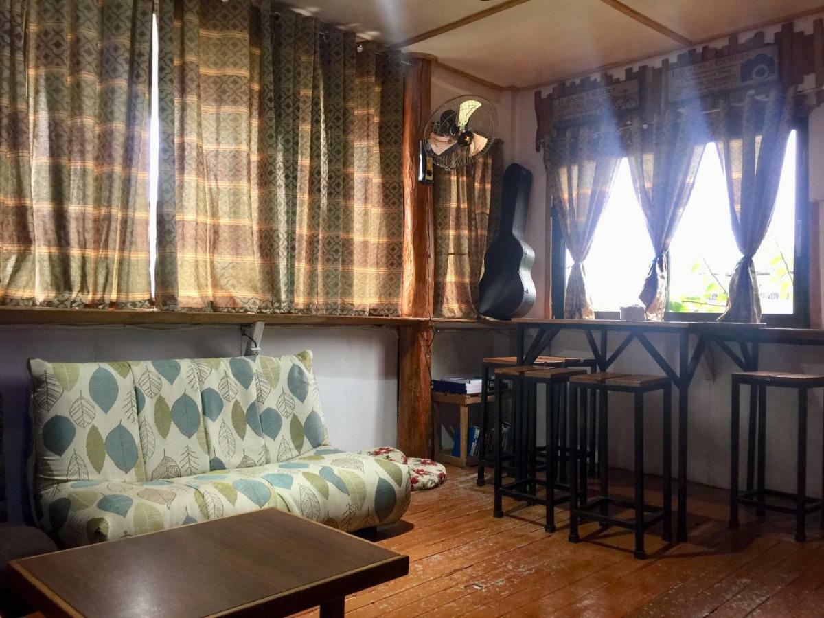 Island Hostel Coron Exterior photo
